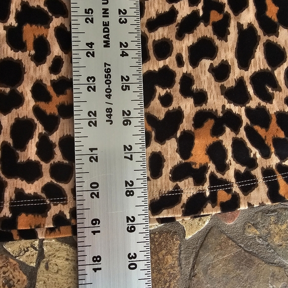 NWT Quacker Factory Leopard Print Top With Rhinestone Pocket, Long Sleeves, 2X - Picture 10 of 13